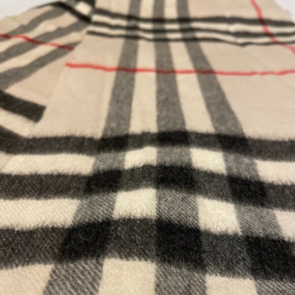 Burberry 100% Cashmere Scarf Made in Scotland - Picture 6 of 6
